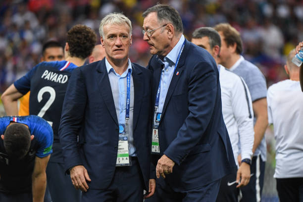 尤其是限制 尤其是限制