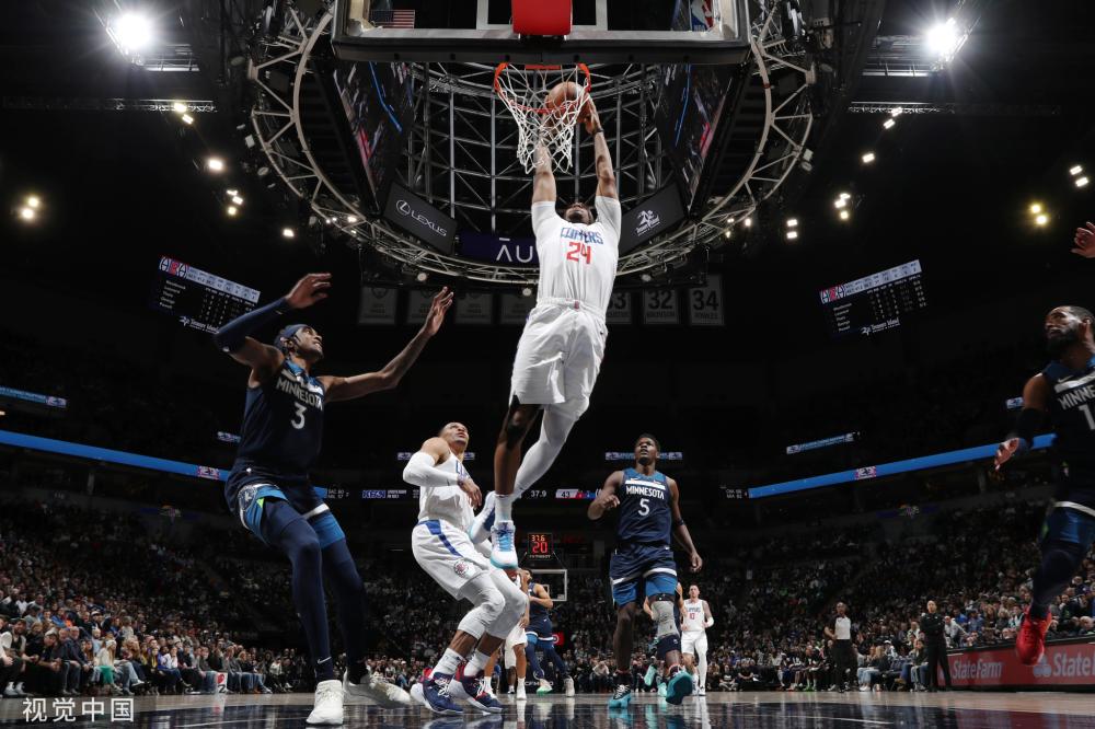 起到振奋人 起到振奋人