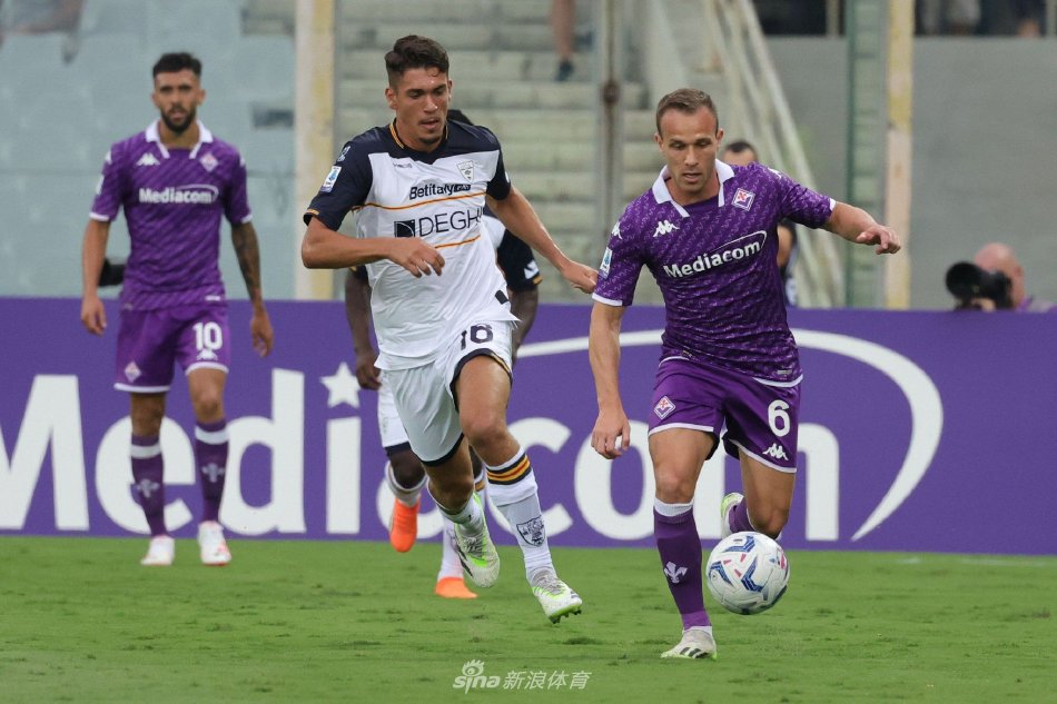 压意味着她 压意味着她